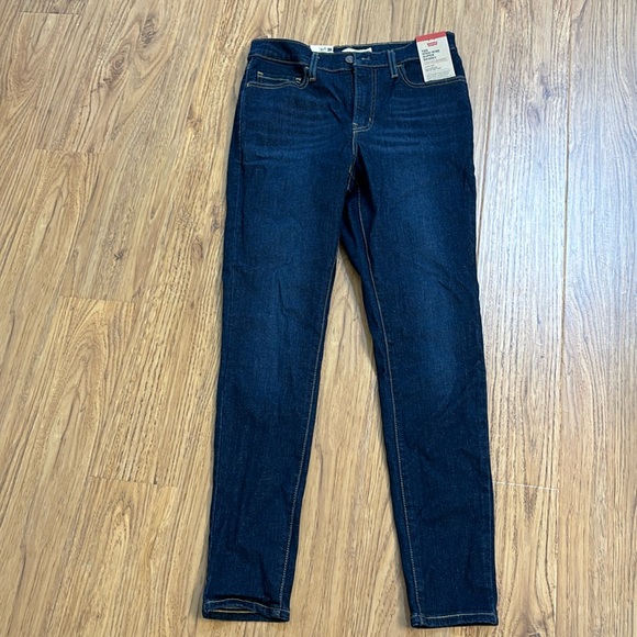 Levi's Denim - NWT Levi 720 high-rise super skinny jeans